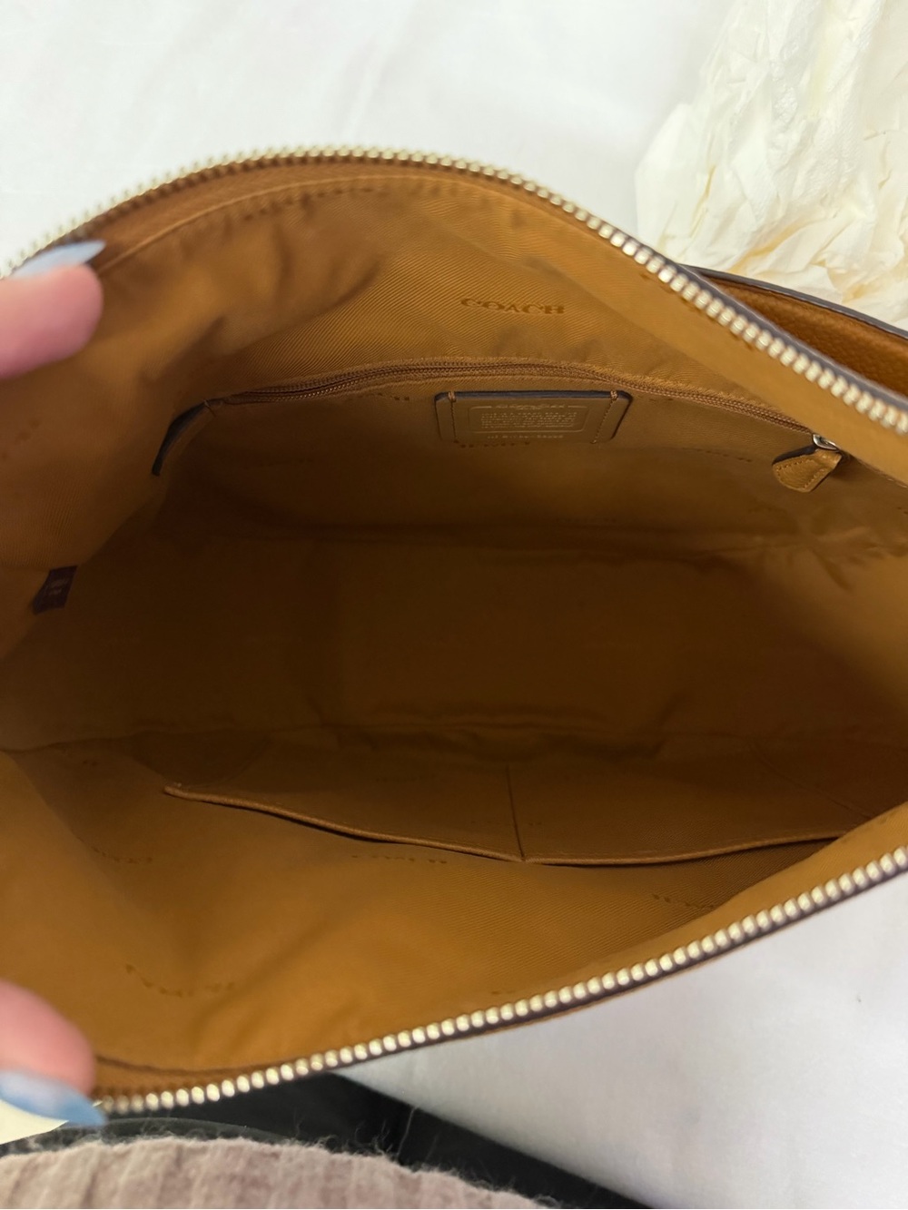 NWOT Coach Chelsea 32 Pebbled Leather Shoulder Hobo in Cognac Brown - Picture 9 of 12